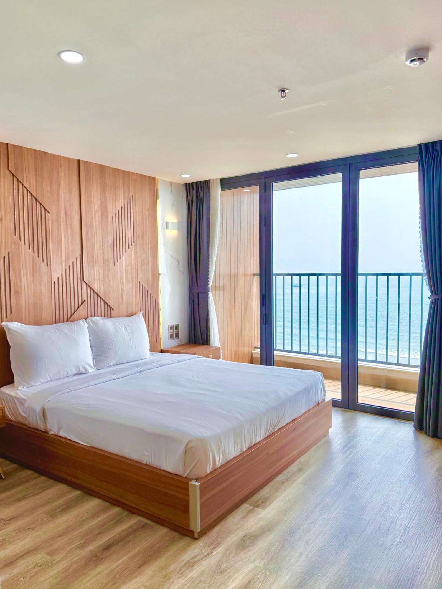 Da Nang Bay Hotel Exterior photo
